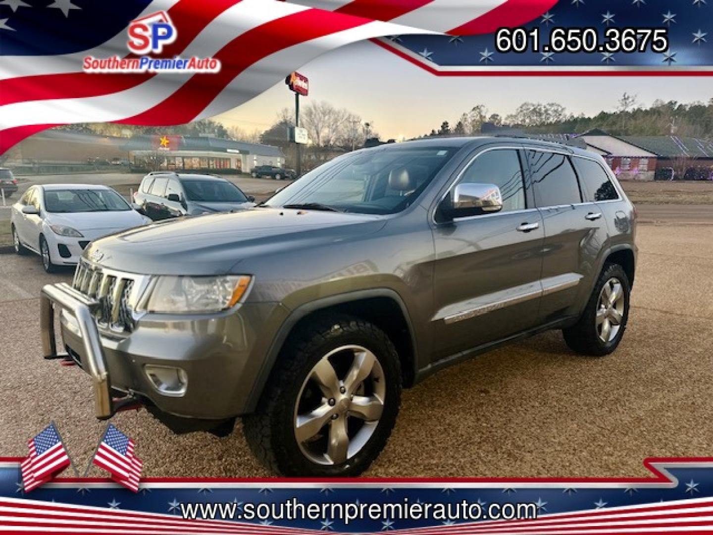 2011 GRAY JEEP GRAND CHEROKEE OVERL (1J4RR6GG5BC) , located at 922 W. Beacon St., Philadelphia, MS, 39350, (601) 650-3675, 32.770447, -89.127151 - Photo#2